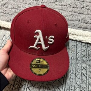 Size 7 burgundy and silver fitted new era As